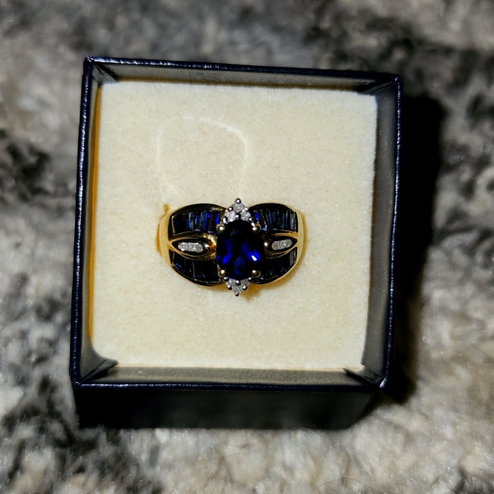 10 kt gold ring